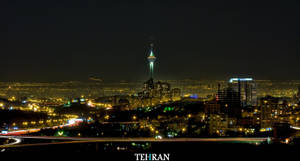 德黑蘭夜景，燈光璀璨，米拉德塔 — 城市燈光 壁紙