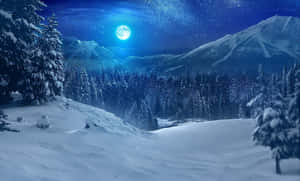明亮的滿月下，松樹和星星環繞的雪山山谷。 — 高畫質月亮 壁紙