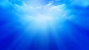 晴朗的日子裡，陽光穿過藍天和白雲。 — 美學天空 壁紙