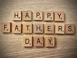 Scrabble 字母磚在木上拼出 happy fathers day — 父親節 壁紙
