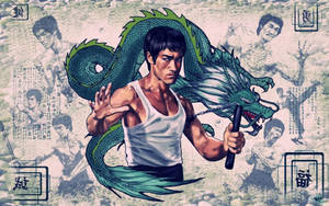 李小龍以武術姿勢站立，身後有綠龍，背景為拼貼畫。 — 李小龍 壁紙