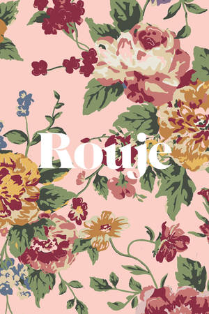 粉紅色背景上帶有牡丹、漿果和「Rouje」文字的花卉壁紙。 — 花朵 壁紙