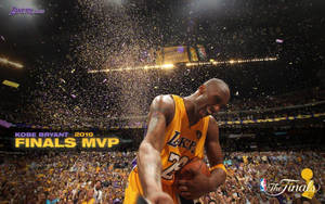 柯比布萊恩慶祝贏得2010年總決賽MVP，紙屑落在人群上方。 — 運動 壁紙