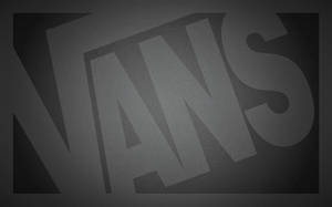 深色紋理背景上的灰色VANS標誌。 — Vans 標誌 壁紙