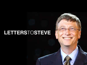 比爾·蓋茲穿著西裝微笑，背景黑暗，帶有文字LETTERSTOSTEVE。 — 比爾蓋茲 壁紙
