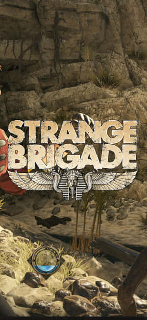 遊戲標題 Strange Brigade 顯示在沙漠峽谷上方，有岩石和稀疏植物。 — 電玩遊戲 GIF 壁紙
