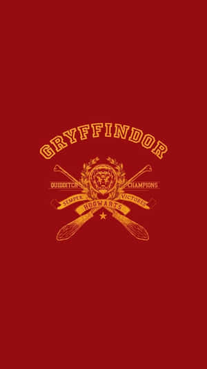 葛萊芬多魁地奇冠軍標誌，帶有交叉的掃帚和獅子紋章。 — 霍格華茲 GIF 壁紙