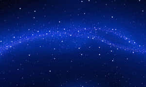 深藍色的夜空，有星星和一道發光的彎曲星雲。 — 星星 壁紙