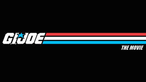 黑色背景上帶有紅、白、藍條紋的 G.I. JOE 電影標誌。 — 特種部隊 壁紙