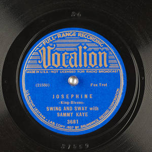 復古藍色Vocalion唱片標籤，用於Josephine King-Bivons和Sammy Kaye的'Swing and Sway'。 — 音樂 壁紙