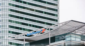 美國銀行大樓，玻璃外牆和金屬簷篷 — 美國銀行 壁紙