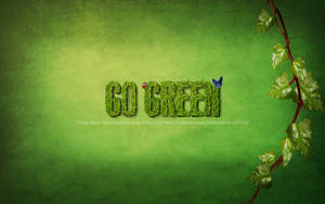 綠色草文字「GO GREEN」，帶有瓢蟲和蝴蝶，背景為帶有常春藤藤蔓的紋理背景。 — 世界地球日 壁紙