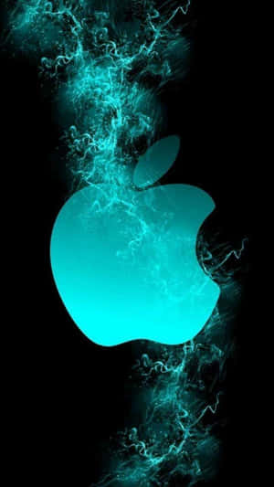 在黑色背景上被電能包圍的發光青色Apple標誌