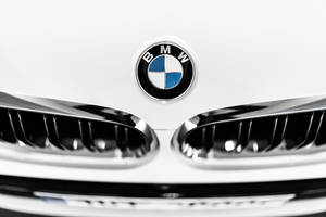BMW汽車前格柵及標誌特寫 — Vans 標誌 壁紙