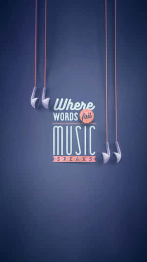 白色耳機懸掛在深藍色背景上，上方有「Where words fail music speaks」這句話。 — 音樂 壁紙