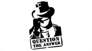 牛仔剪影與文字「QUESTION THE ANSWER」的黑白圖形。 — 棕櫚樹日落 壁紙