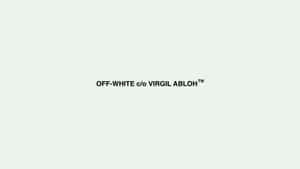Off-White c/o Virgil Abloh 商標標誌以黑色文字顯示在淺色背景上。 — 最酷的桌面 壁紙