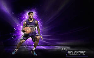 職業籃球運動員 Ben Mclemore 持球擺出動作姿勢。 — 克里夫蘭騎士隊 壁紙