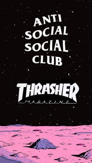 粉紅色外星地形在星空下，帶有Anti Social Social Club和Thrasher Magazine的標誌。 — Thrasher 壁紙