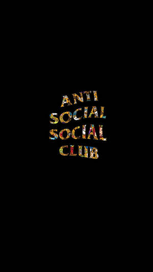 黑色背景上帶有馬賽克字母的 Anti Social Social Club 標誌 — 反社會社交俱樂部 壁紙