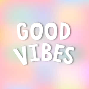 粉彩漸變背景上的 good vibes 文字 — iPad (A16) 壁紙
