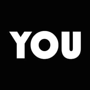 黑色背景上以粗體白色字母顯示的單詞YOU。 — 你 壁紙