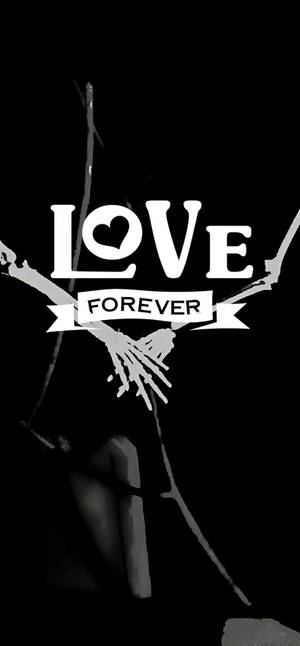 黑色背景上帶有抽象筆觸的白色文字 love forever。 — iPhone 17 壁紙