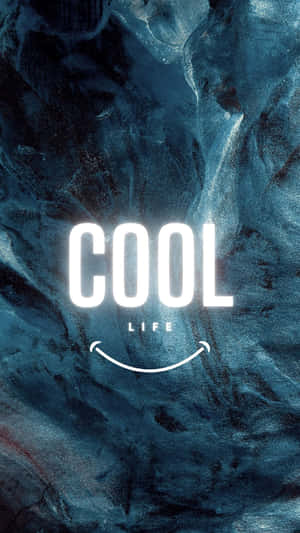 文字圖形，在藍色大理石紋背景上有「COOL LIFE」和笑臉。 — 酷 壁紙