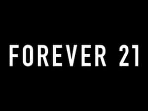 Forever 21 標誌以白色文字顯示在黑色背景上
