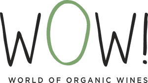 WOW World of Organic Wines標誌，青綠色背景上有綠色O