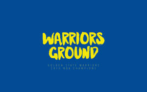 金州勇士 2015 NBA 冠軍標誌，藍色背景上帶有粗體黃色文字 — 金州勇士 壁紙