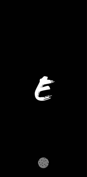 黑色背景上的白色風格字母 e 和指紋圖示。 — 字母e 壁紙