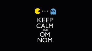 Pacman 和鬼魂，黑色背景上帶有「keep calm and om nom」文字。 — 悟空黑 iPhone 壁紙
