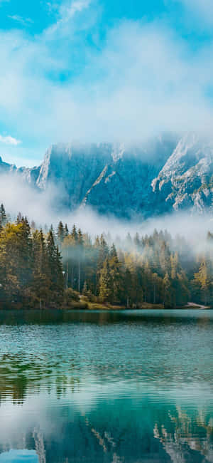 美麗的山中湖景 — 自然 iPhone 壁紙