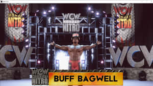 摔角手 Buff Bagwell 在 WCW Monday Nitro 舞台上張開雙臂擺姿勢。 — 攝影 壁紙
