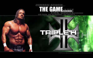 摔角手 Triple H 穿著黑色三角褲和白色腕帶，站在綠色數位背景前。 — 運動風 壁紙