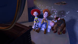 三個動畫玩具角色晚上坐在兒童房間的盒子上。 — 潔西 玩具總動員 壁紙
