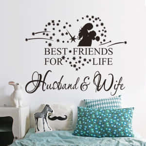 臥室內，帶有星星和文字「Best Friends for Life Husband & Wife」的夫婦牆貼。 — 臥室 壁紙