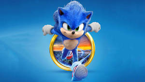 Sonic the Hedgehog 穿過金色圓環，身後有城市日落。