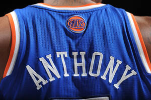 背面印有Anthony名字的藍色紐約尼克籃球球衣。 — 克里夫蘭騎士隊 壁紙