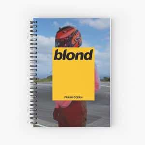 螺旋筆記本，印有Frank Ocean的「blond」專輯封面藝術，特色是賽車頭盔。 — Frank Ocean 動圖 壁紙