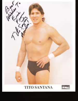 摔角選手 Tito Santana 身穿黑色三角褲和白色護腕的簽名肖像。 — 摔角 壁紙
