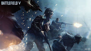 士兵在煙霧彌漫的戰場上開火，火花四濺。 — 電玩遊戲 GIF 壁紙