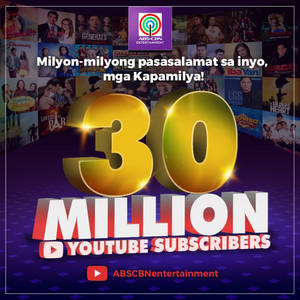 慶祝3000萬YouTube訂閱者的圖形，背景有電視節目海報。 — 暗色 壁紙