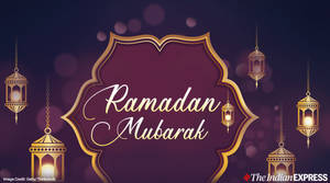 在紫色背景上，帶有發光燈籠和華麗金色框架的 Ramadan Mubarak 祝福。 — 暗紫色美學 壁紙