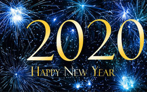 夜晚藍色煙火與金色「2020 Happy New Year」文字。 — 新年快樂 2020 壁紙