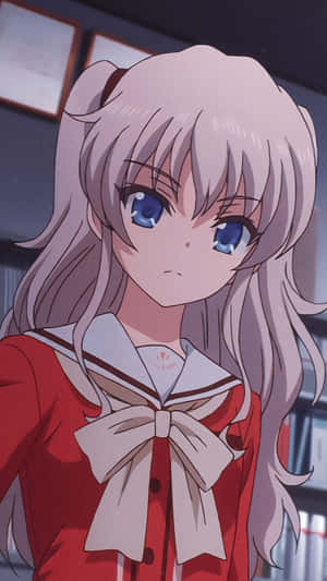 銀髮藍眼動漫少女，身穿紅色水手服。 — 動漫 壁紙