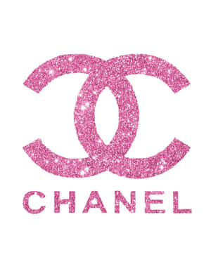 白色背景上的粉紅色閃粉 Chanel 標誌，帶有互鎖的 CC 和品牌名稱。 — 香奈兒標誌 壁紙