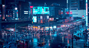 霓虹燈照亮東京夜晚的街道，濕漉漉的人行道和人群在發光招牌下穿行。 — 東京喰種風格 壁紙