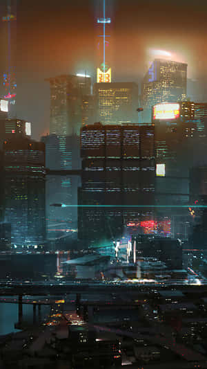 夜晚的未來城市天際線，閃爍的霓虹燈招牌和雨水浸濕的街道。 — 城市風景 壁紙